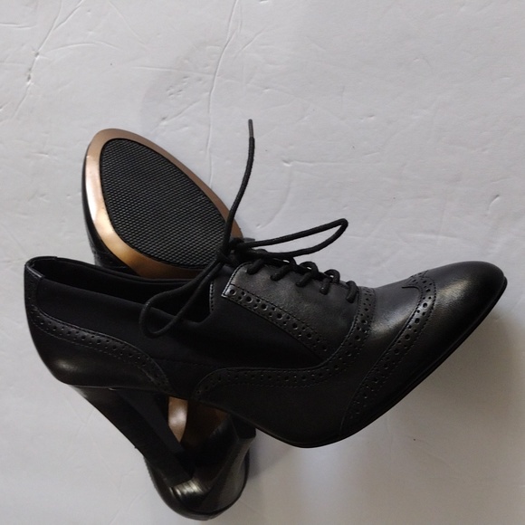 Ellen Tracy Black Lace Up Oxford Booties NEW | Size 9…. Fit like 8/8.5 - Picture 5 of 10